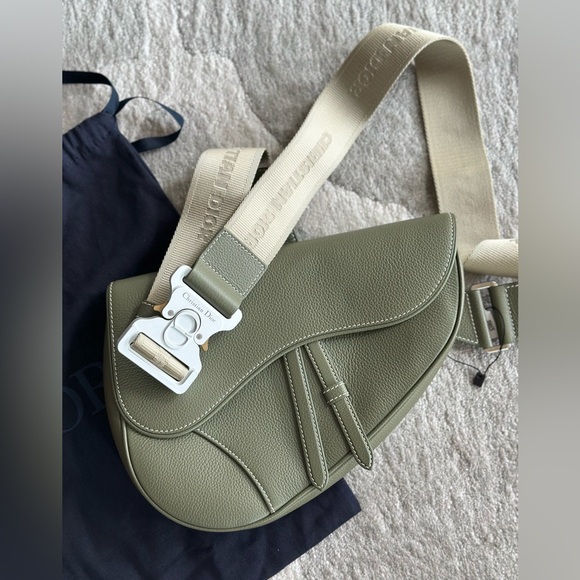 Saddle Bag
Khaki Grained Calfskin - Picture 1 of 16